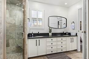 Historic Desert Rose Estate Pool Sauna Sleeps 12