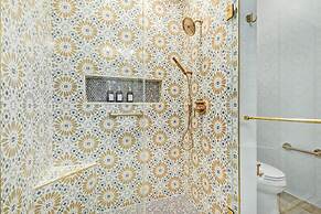 Historic Desert Rose Estate Pool Sauna Sleeps 12