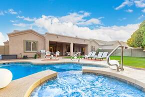 The Dreaming Tree Sleeps 10 Pool Spa Firepit BBQ