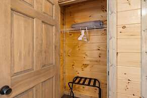 NEW - 1 Location Cabin Pool Hot Tub Arcade HL