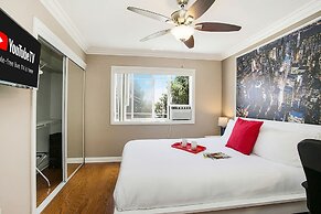 Multi-level 2br-fast Wifi-free Parking -cm-1