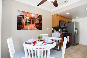 Multi-level 2br-fast Wifi-free Parking -cm-1