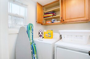 Multi-level 2br-fast Wifi-free Parking -cm-1