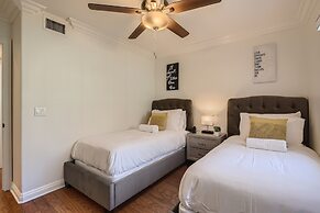 Stylish- Multi-level- Patio- Games - Fast Wifi-cm3