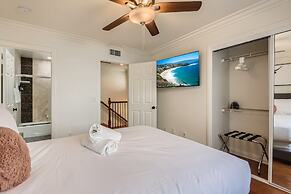 Stylish- Multi-level- Patio- Games - Fast Wifi-cm3