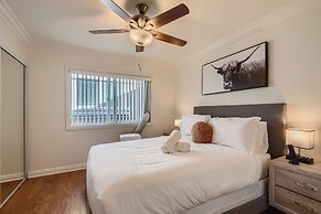 Stylish- Multi-level- Patio- Games - Fast Wifi-cm3