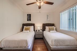 Stylish- Multi-level- Patio- Games - Fast Wifi-cm3