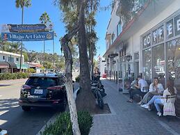 Walk to Beach - King Apt In 1 Area - AC