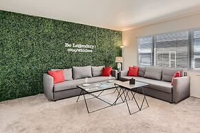 Walk to Beach - King Apt In 1 Area - AC