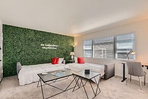 Walk to Beach - King Apt In 1 Area - AC