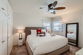 Walk to Beach - King Apt In 1 Area - AC