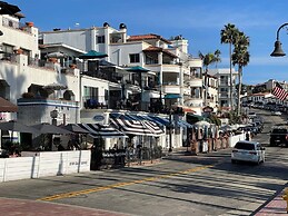 Walk to Beach - King Apt In 1 Area - AC