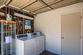 Walk to Beach - King Apt In 1 Area - AC