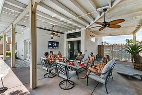 Desert 6BR Pool BBQ Games Parking - S1