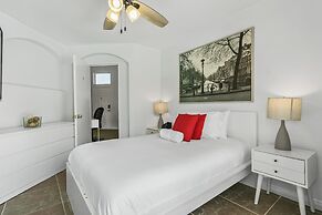 Desert 6BR Pool BBQ Games Parking - S1