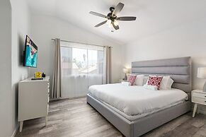 Desert 6BR Pool BBQ Games Parking - S1