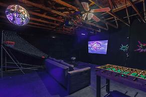 4BR Sanctuary w Retro Game Room Theater Pool Spa