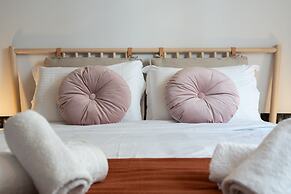 LIV - Modern Heavenly Retreat in Exarcheia