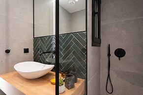 LIV - Modern Heavenly Retreat in Exarcheia