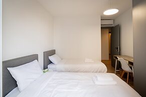 LIV - Luminous Spacious Apartment in Pagrati