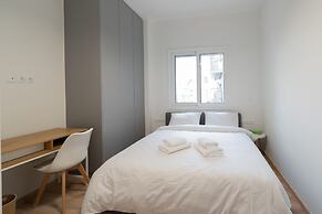 LIV - Luminous Spacious Apartment in Pagrati