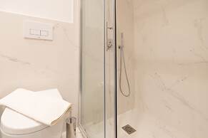 LIV - Luminous Spacious Apartment in Pagrati