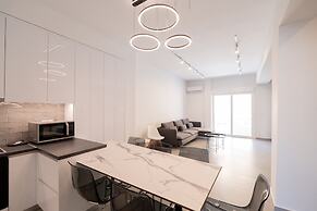 LIV - Luminous Spacious Apartment in Pagrati