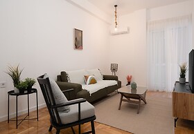 LIV - Comfortable Stylish Escape in Pagrati