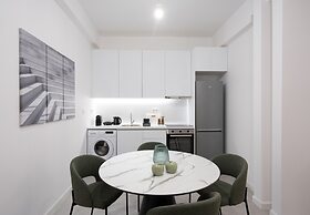 LIV - Comfortable Stylish Escape in Pagrati