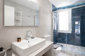 Modern Luxurious Apartment in the Heart of Athens