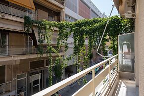 LIV - Peaceful Pagrati Getaway