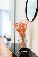 LIV - Peaceful Pagrati Getaway