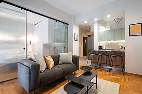 LIV - Peaceful Pagrati Getaway