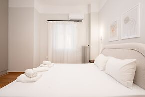 LIV - Peaceful Pagrati Getaway