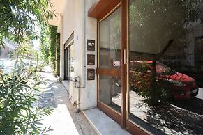 LIV - Peaceful Pagrati Getaway