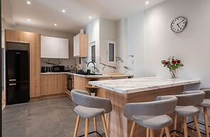 LIV - Cozy Urban Apartment in Pagrati