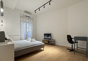 LIV - Modern Comfort Oasis in Pagrati