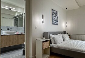 LIV - Modern Comfort Oasis in Pagrati