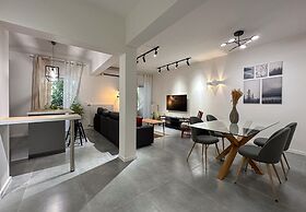 LIV - Modern Comfort Oasis in Pagrati