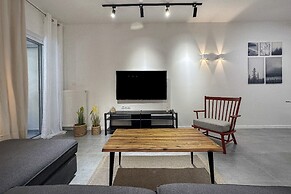 LIV - Modern Comfort Oasis in Pagrati