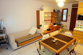 Excellently Equipped row House With Fenced Garden for 8 in Lignano Pin