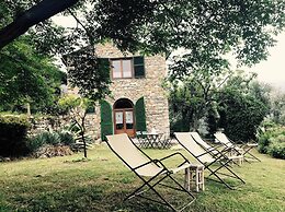 Panoramic Rural House With Garden