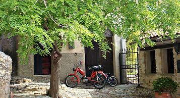 Panoramic Rural House With Garden