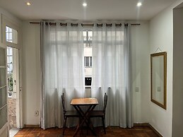 Spacious apartment on Copacabana beach