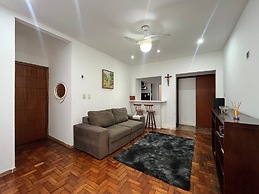 Spacious apartment on Copacabana beach