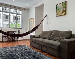 Spacious apartment on Copacabana beach