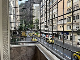 Spacious apartment on Copacabana beach