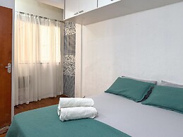 Spacious apartment on Copacabana beach
