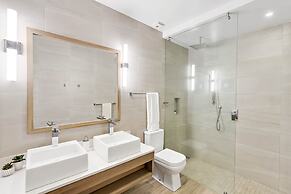 Luxury Villa Hot Tub Ocean Views Fully Staffed