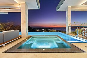 Luxury Villa Hot Tub Ocean Views Fully Staffed